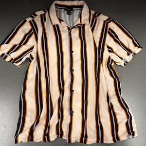 Short sleeve button up